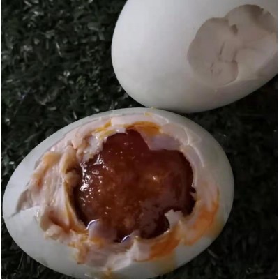 厂家批发价出售60g-80g凹凸蛋破壳蛋磕碰瑕疵蛋咸蛋流油咸鸭蛋图4