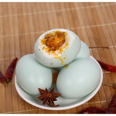 青皮鸭蛋流油咸蛋批发40枚各种规格红心流油咸鸭蛋图2